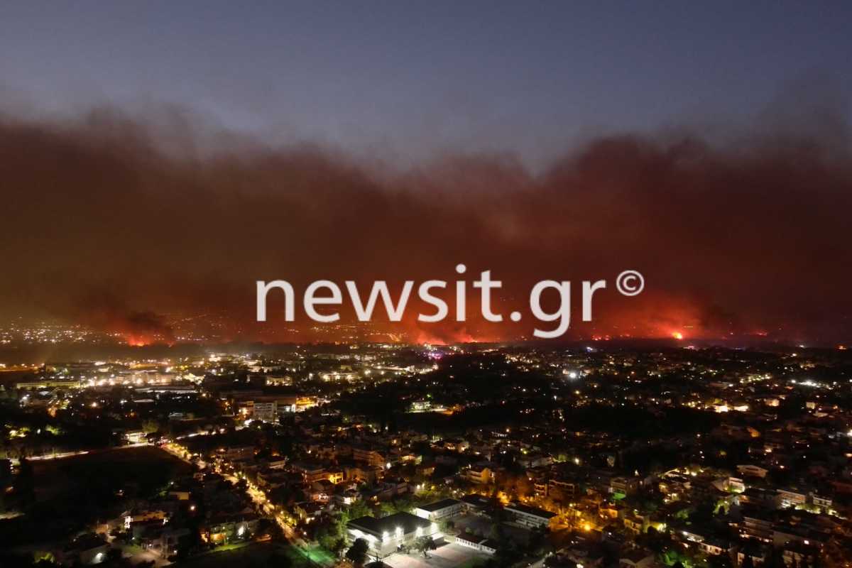 Η πύρινη κόλαση της Βαρυμπόμπης από ψηλά – Εικόνες από drone του newsit.gr