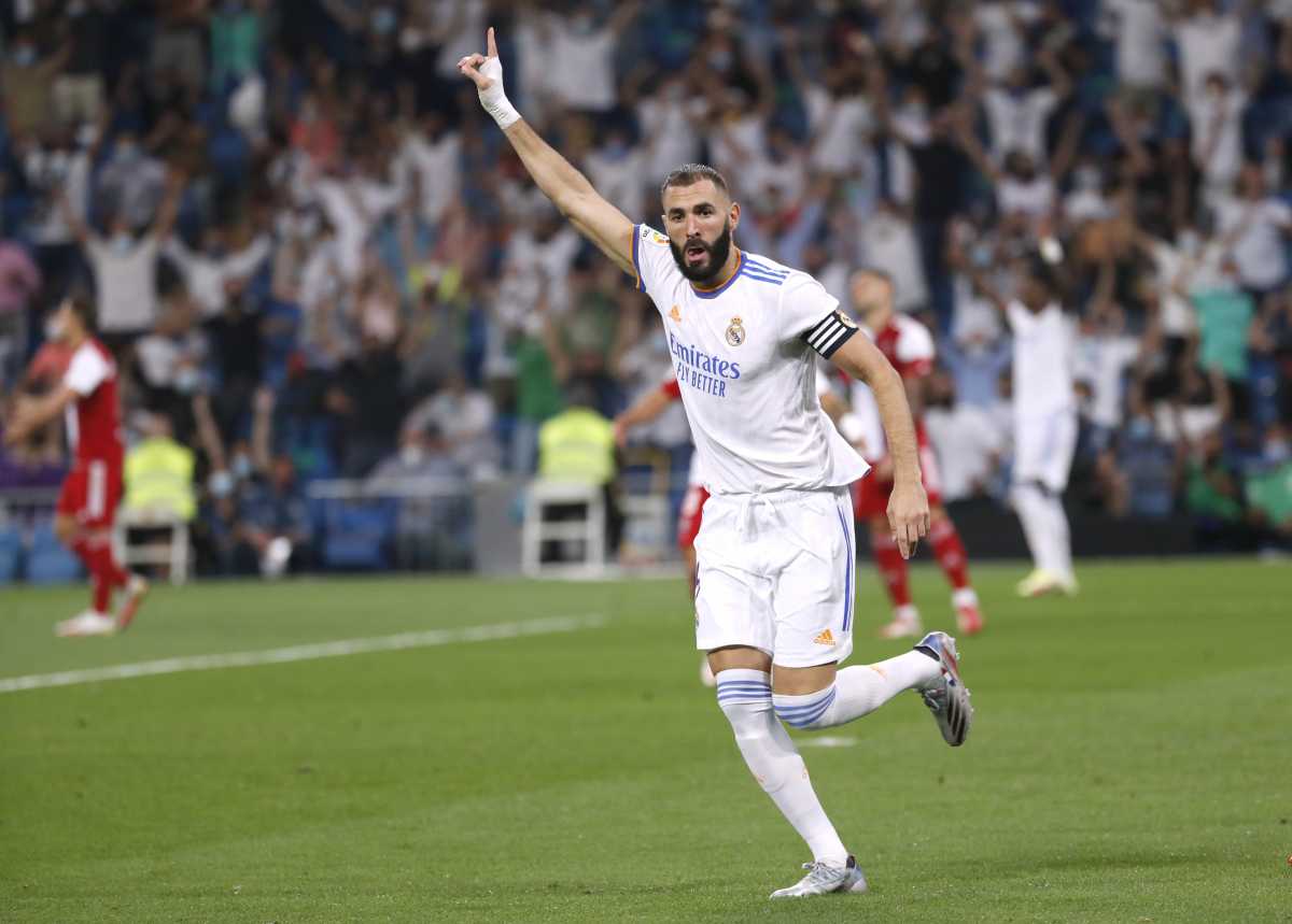 Soccer Football - LaLiga - Real Madrid v Celta Vigo - Santiago Bernabeu, Madrid, Spain - September 12, 2021 Real Madrid's Karim Benzema celebrates scoring their second goal REUTERS