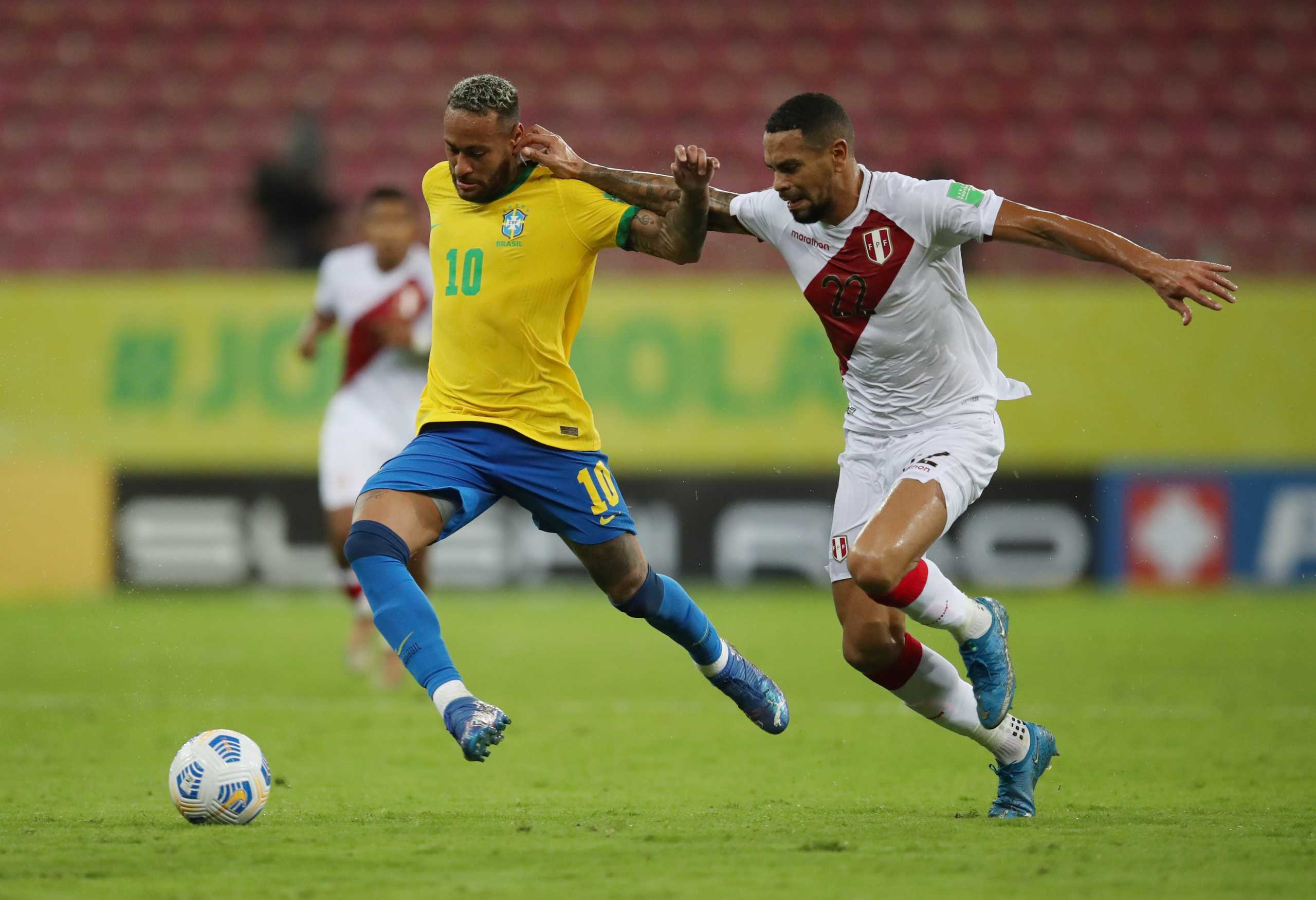 Soccer Football - World Cup - South American Qualifiers - Brazil v Peru - Arena Pernambuco, Sao Lourenco da Mata, Brazil - September 9, 2021 Brazil's Neymar in action with Peru's Alexander Callens REUTERS
