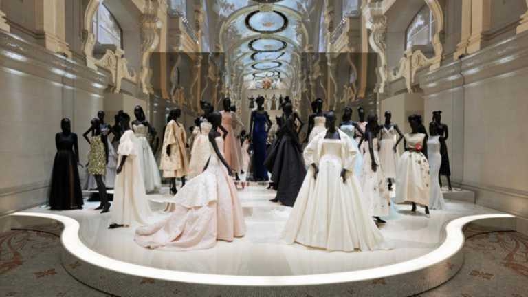 Christian Dior: Στη Νέα Υόρκη «μετακομίζει» η  έκθεση – αφιέρωμα στον θρυλικό Γάλλο μόδιστρο