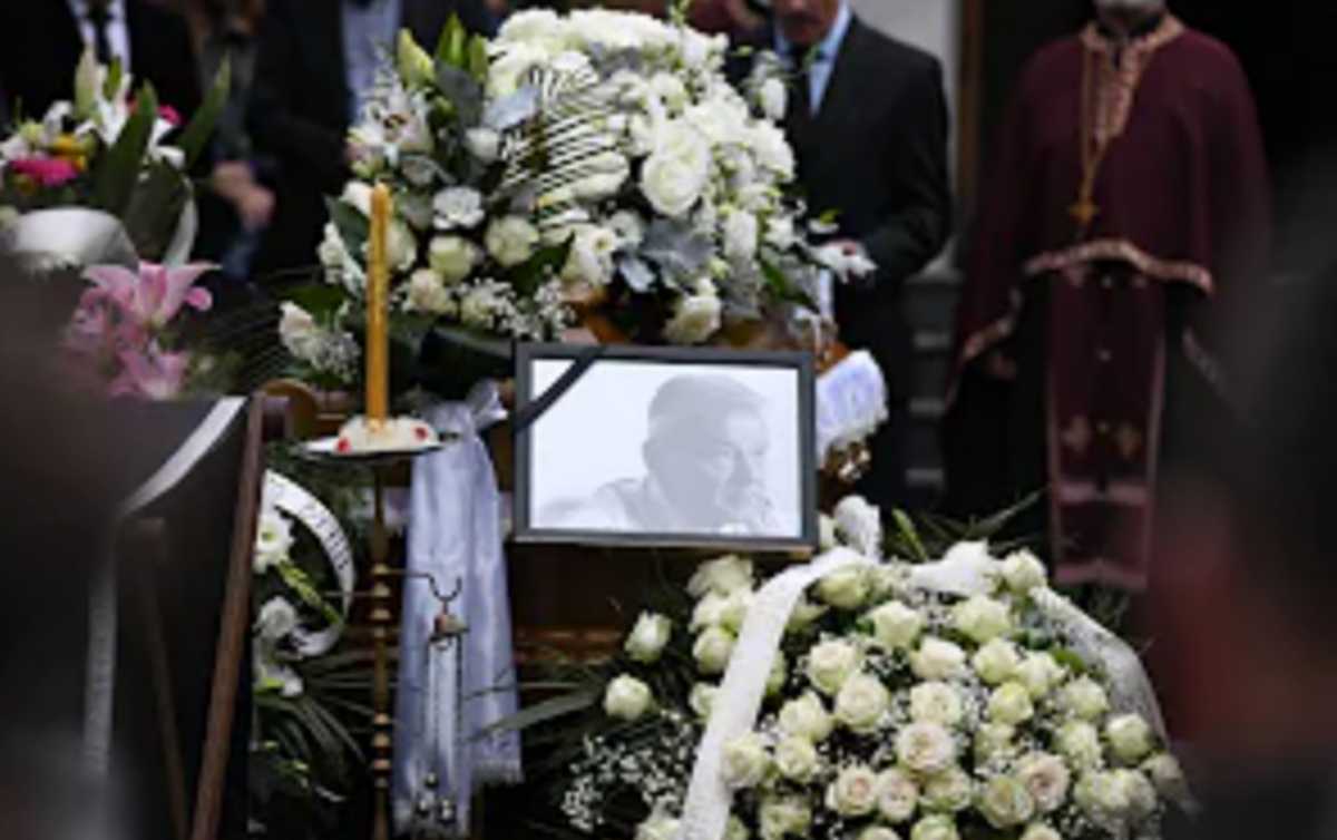 Κηδεία Ντούσαν Ίβκοβιτς: Σπανούλης και Αγγελόπουλοι είπαν το τελευταίο αντίο στον «Ντούντα»