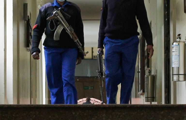 Κένυα: Έξι αστυνομικοί κατηγορούνται ότι σκότωσαν δύο νεαρά αδέρφια για παραβίαση των μέτρων της πανδημίας