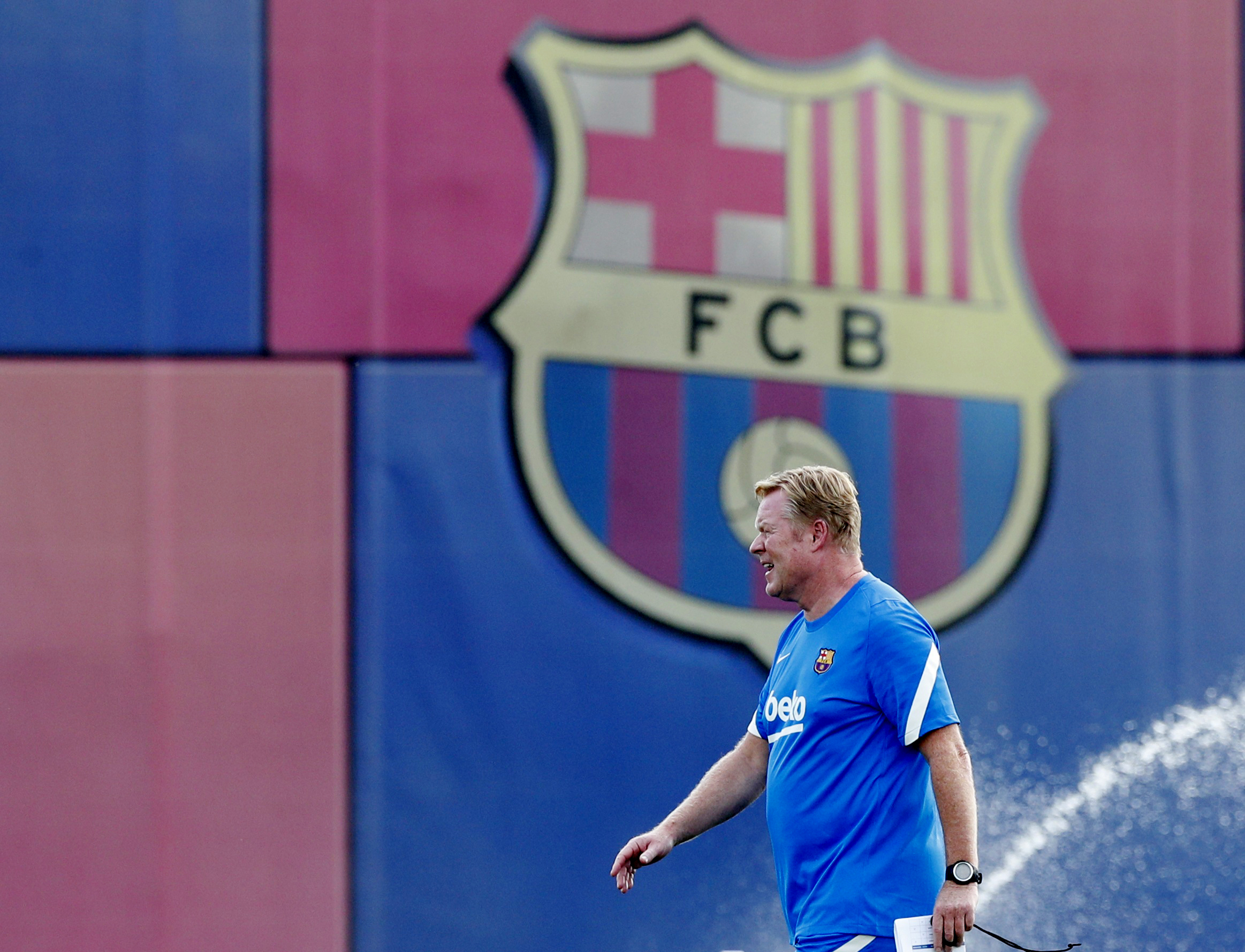 Soccer Football - Champions League - FC Barcelona Training - Ciutat Esportiva Joan Gamper, Barcelona, Spain - September 13, 2021 FC Barcelona coach Ronald Koeman during training REUTERS