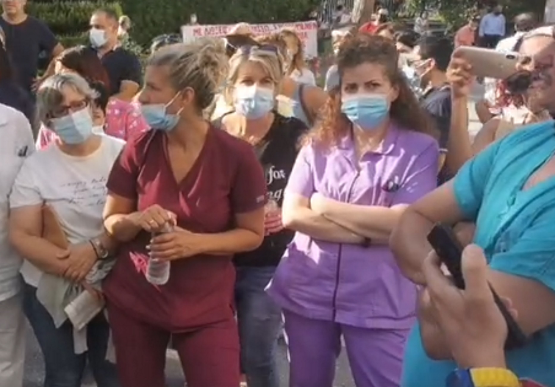 Μυτιλήνη: Εισβολή και καταλήψεις στο νοσοκομείο για τις αναστολές εργασίας των ανεμβολίαστων υγειονομικών