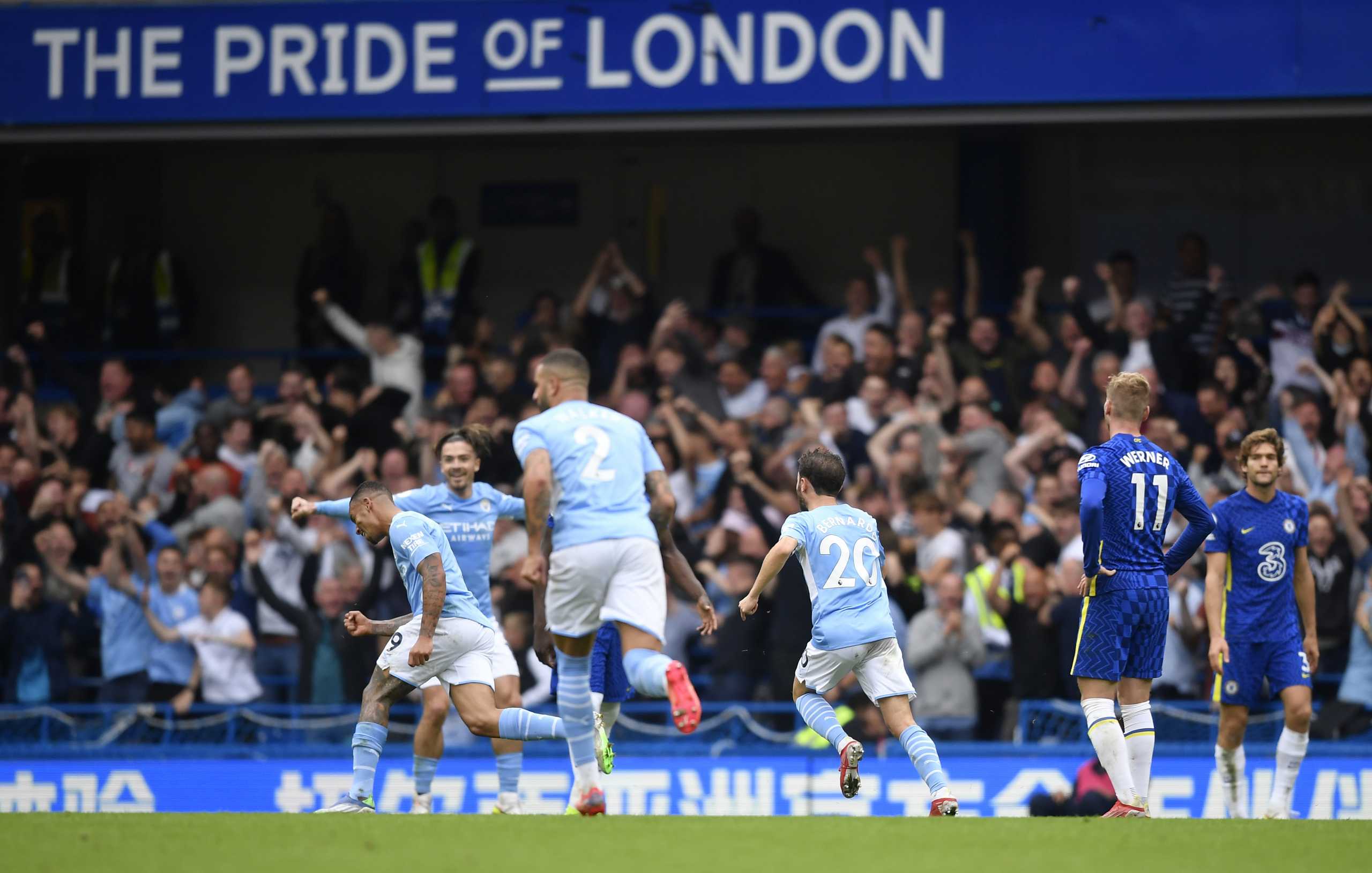 Soccer Football - Premier League - Chelsea v Manchester City - Stamford Bridge, London, Britain - September 25, 2021 Manchester City's Gabriel Jesus celebrates scoring their first goal with teammates Action Images via Reuters