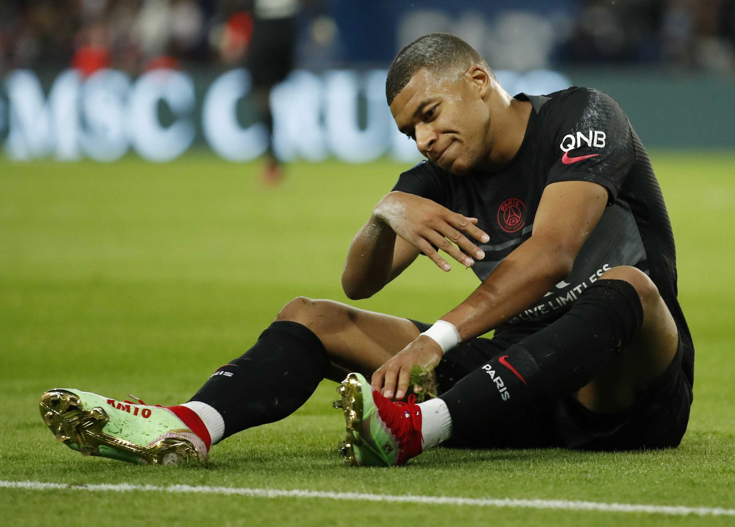 Soccer Football - Ligue 1 - Paris St Germain v Montpellier - Parc des Princes, Paris, France - September 25, 2021 Paris St Germain's Kylian Mbappe reacts REUTERS