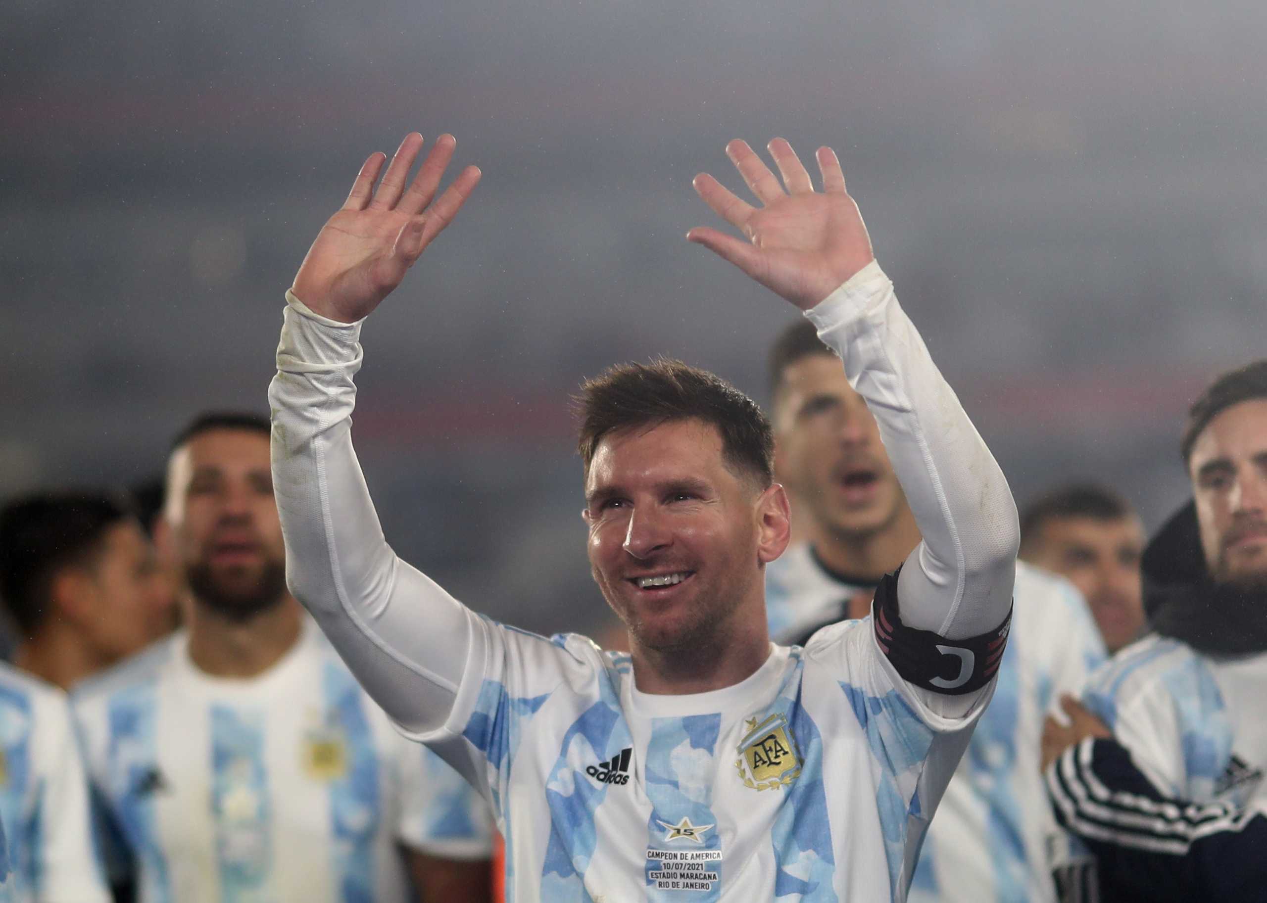 Soccer Football - World Cup - South American Qualifiers - Argentina v Bolivia - El Monumental, Buenos Aires, Argentina - September 9, 2021 Argentina's Lionel Messi and teammates celebrate winning Copa America after the match Pool via REUTERS
