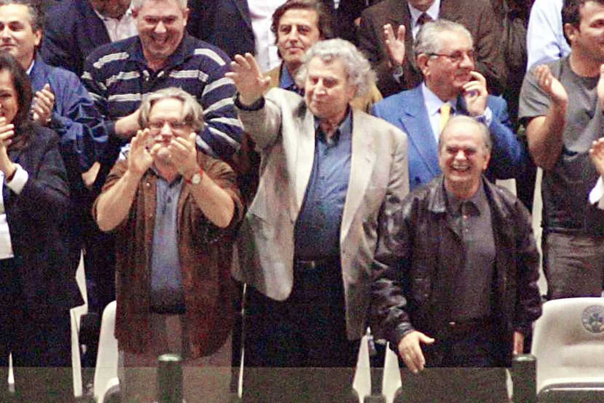 Μίκης Θεοδωράκης: Η παρουσία στη Λεωφόρο και η προσφορά στην Εθνική πριν το «έπος» του Euro 2004