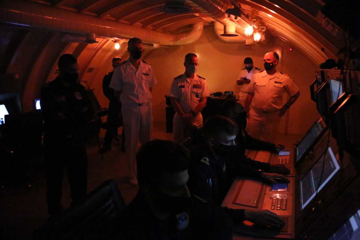 Πολεμικό Ναυτικό: Ο Διοικητής Υποβρυχίων NATO «έκανε άσκηση» με το υποβρύχιο «Κατσώνης»