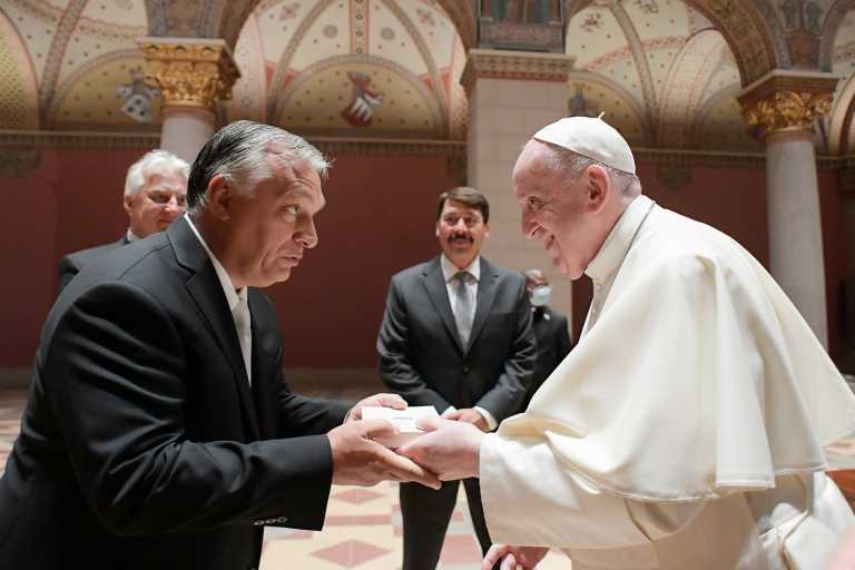 Πάπας Φραγκίσκος – Βίκτορ Όρμπαν: Χάσμα απόψεων στις συνομιλίες της Βουδαπέστης