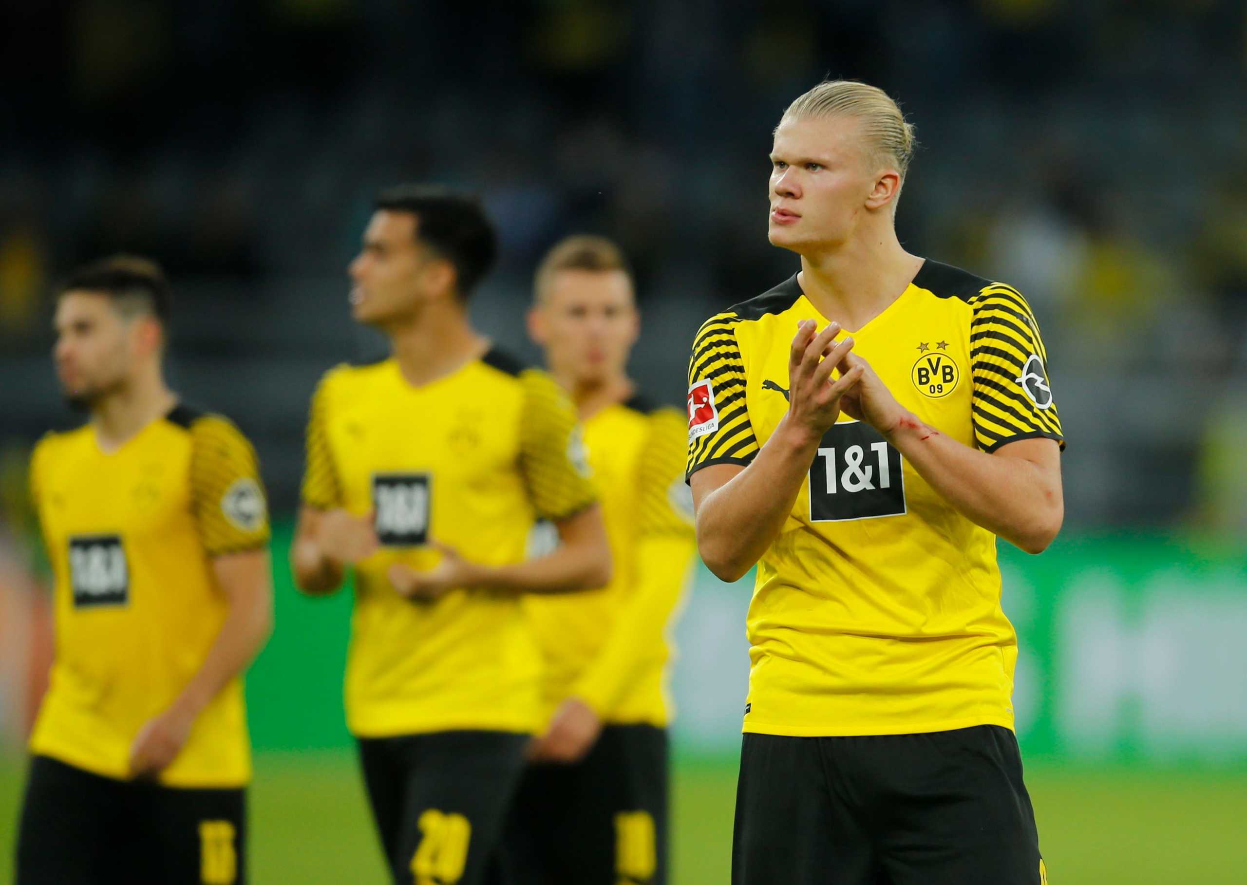 Soccer Football - Bundesliga - VfL Wolfsburg v Eintracht Frankfurt - Volkswagen Arena, Wolfsburg, Germany - September 19, 2021 Borussia Dortmund's Erling Braut Haaland applauds fans after the match REUTERS