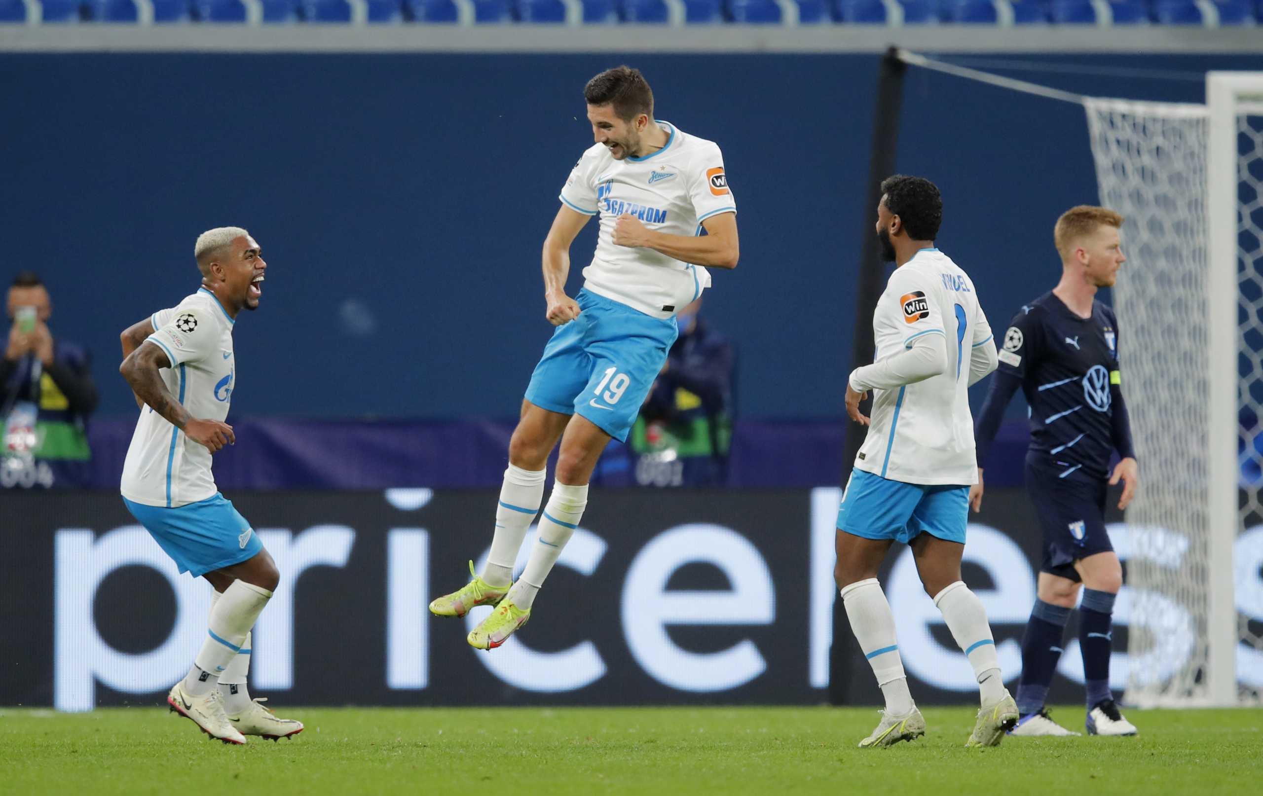 Soccer Football - Champions League - Group H - Zenit Saint Petersburg v Malmo FF - Gazprom Arena, Saint Petersburg, Russia - September 29, 2021 Zenit Saint Petersburg's Aleksei Sutormin celebrates scoring their third goal REUTERS
