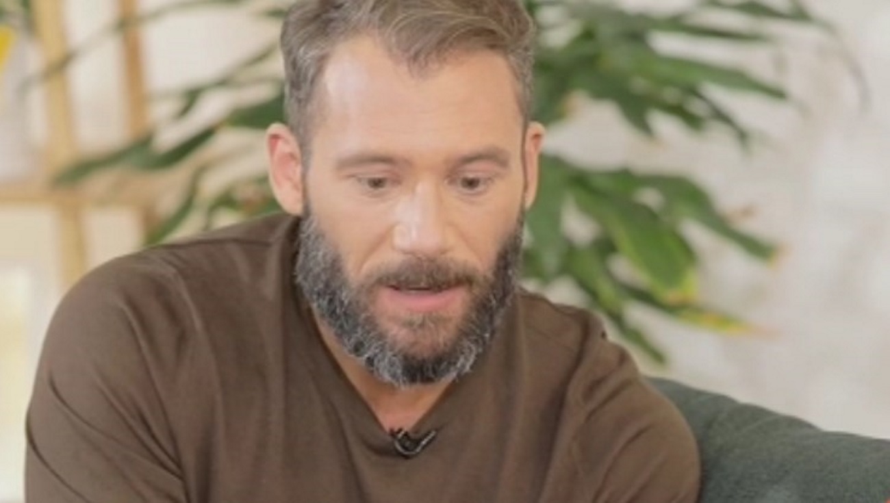 Αντίνοος Αλμπάνης: «Όταν τελείωσα τις θεραπείες για τον καρκίνο, ξεκίνησα ψυχοθεραπεία»