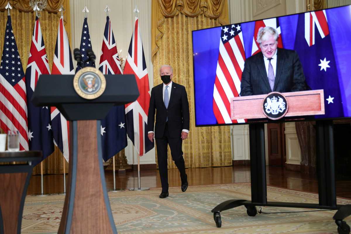 AUKUS: ΗΠΑ, Αυστραλία και Βρετανία είχαν συμφωνήσει τις λεπτομέρειες στην G7 πίσω από την πλάτη του Μακρόν