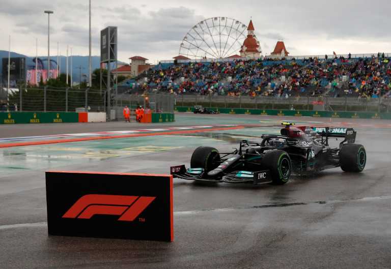 Formula 1: Ο Βάλτερι Μπότας αλλάζει κινητήρα και δίνει «μάχη» με τον Μαξ Φερστάπεν στην «ουρά»