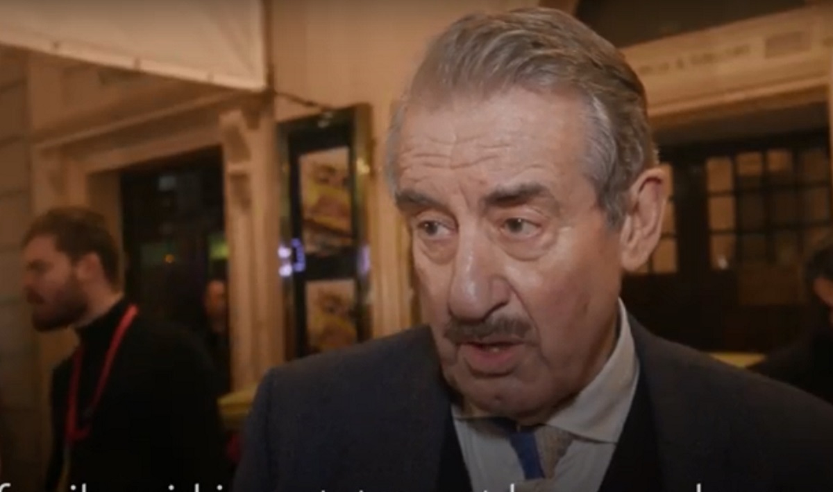 John Challis: Έφυγε σε ηλικία 79 ετών ο αγαπημένος ηθοποιός