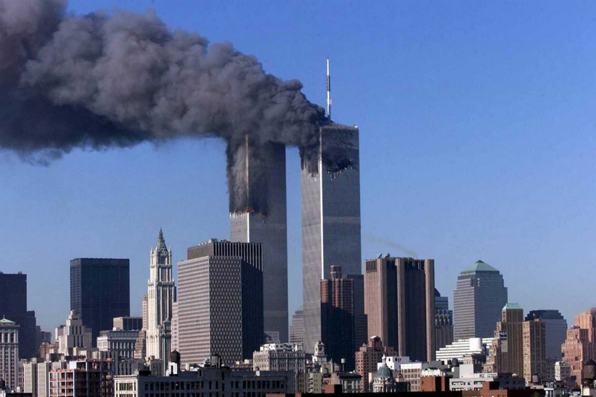 11 сентября видео. Аль Каида 11 сентября 2001. 11 Сентября 2001 года башни Близнецы. Аль Каида теракт 11 сентября. Теракт 11 сентября 2001 года башни Близнецы видео.