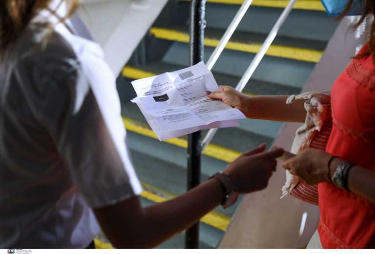 Πιστοποιητικά εμβολιασμού: Υποχρεωτικά για την προσέλευση στην εργασία από Δευτέρα - Τι ισχύει για τους ανεμβολίαστους