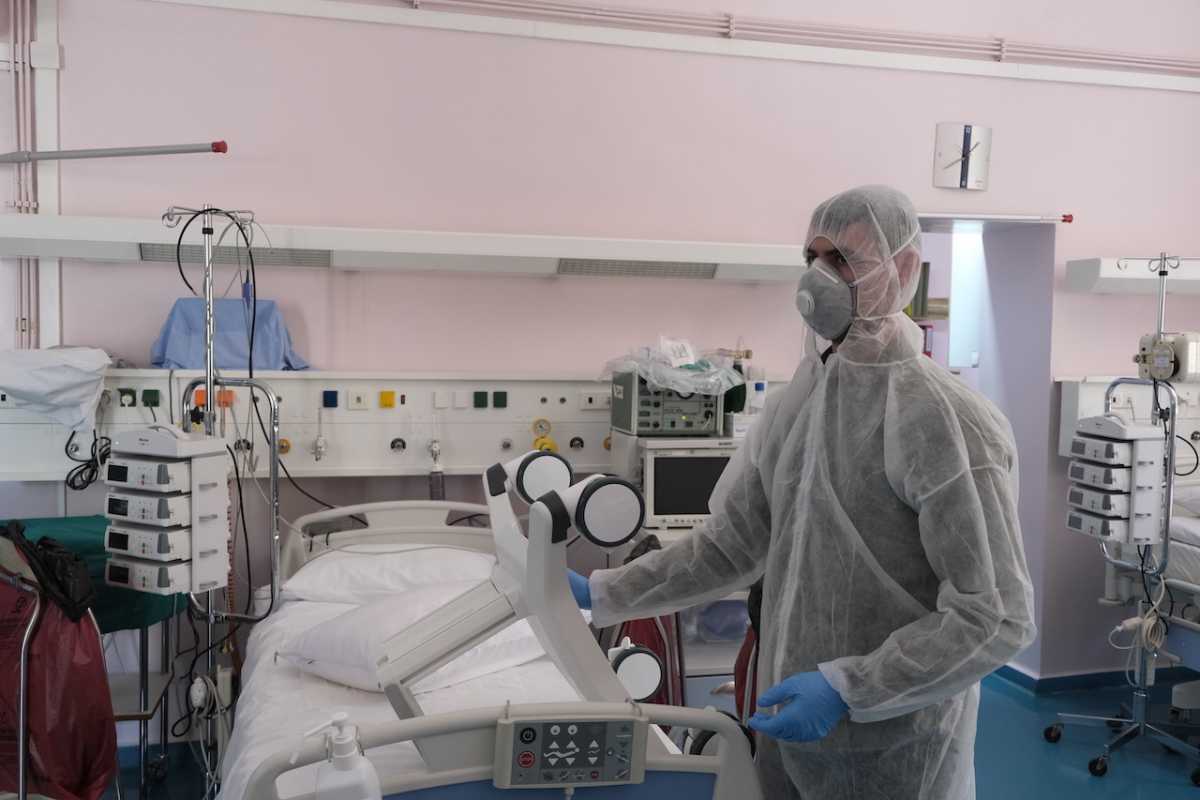Κορονοϊός: Το στέλεχος Δέλτα διπλασιάζει τον κίνδυνο νοσηλείας για τους ανεμβολίαστους