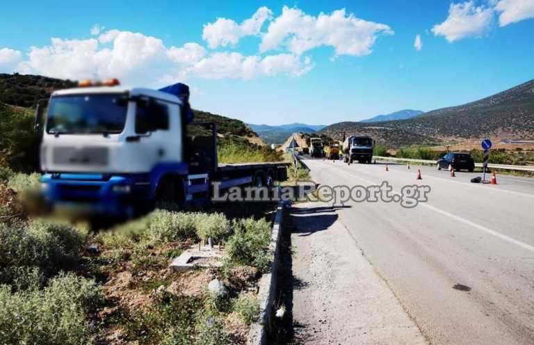 Φορτηγό παρέσυρε εργάτη οδοποιίας που έριχνε πίσσα στον δρόμο Λαμίας – Δομοκού