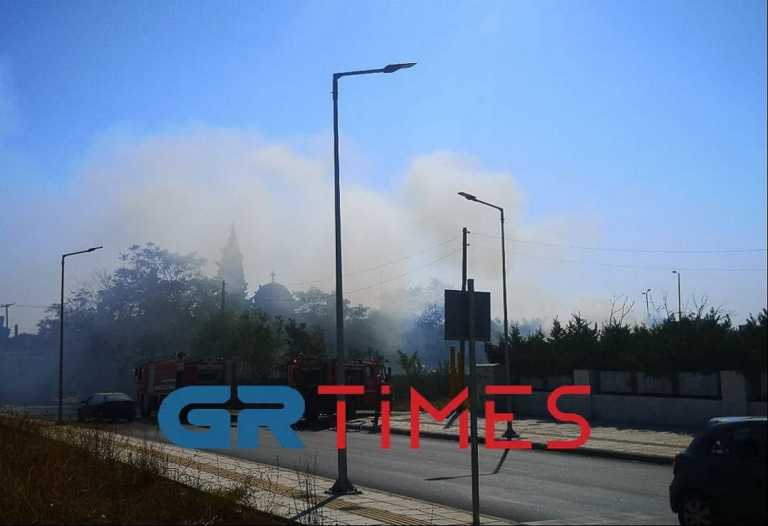 Θεσσαλονίκη: Φωτιά στην περιοχή Αλλατίνη στη Χαριλάου