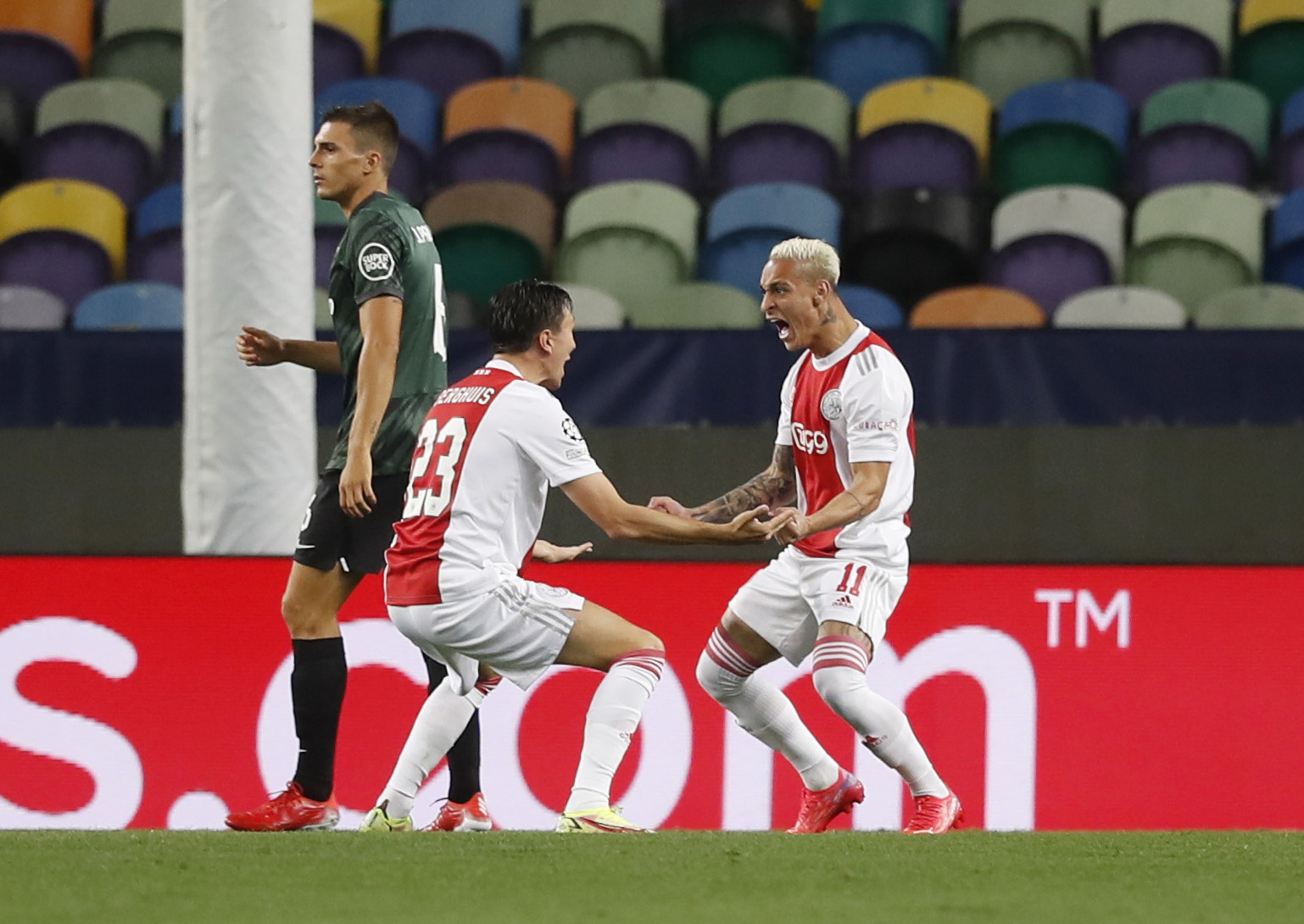 Champions League: Ajax top five, “caught” Dortmund at the top