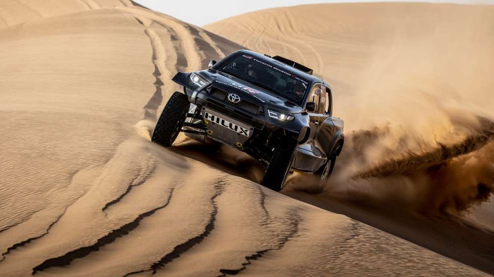 Έτοιμο το νέο «θηρίο» της Toyota για το Rally Dakar (pics)