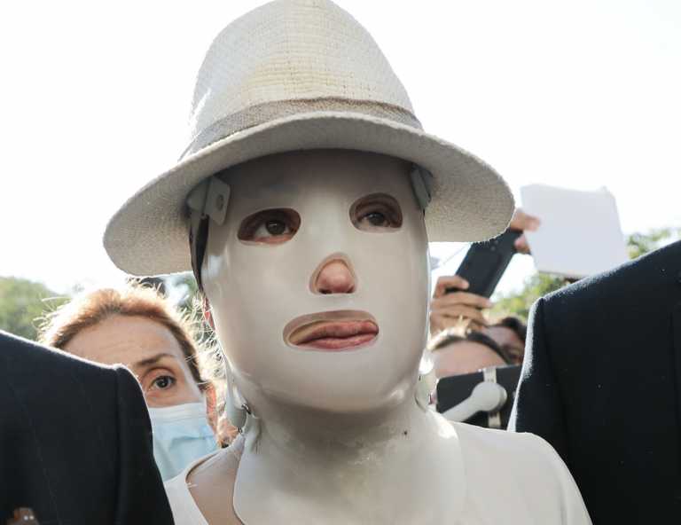 Η εμφάνιση της Ιωάννας Παλιοσπύρου στα δικαστήρια που πάγωσε όλη την Ελλάδα - «Μπράβο Ιωάννα!» της φώναζε ο κόσμος