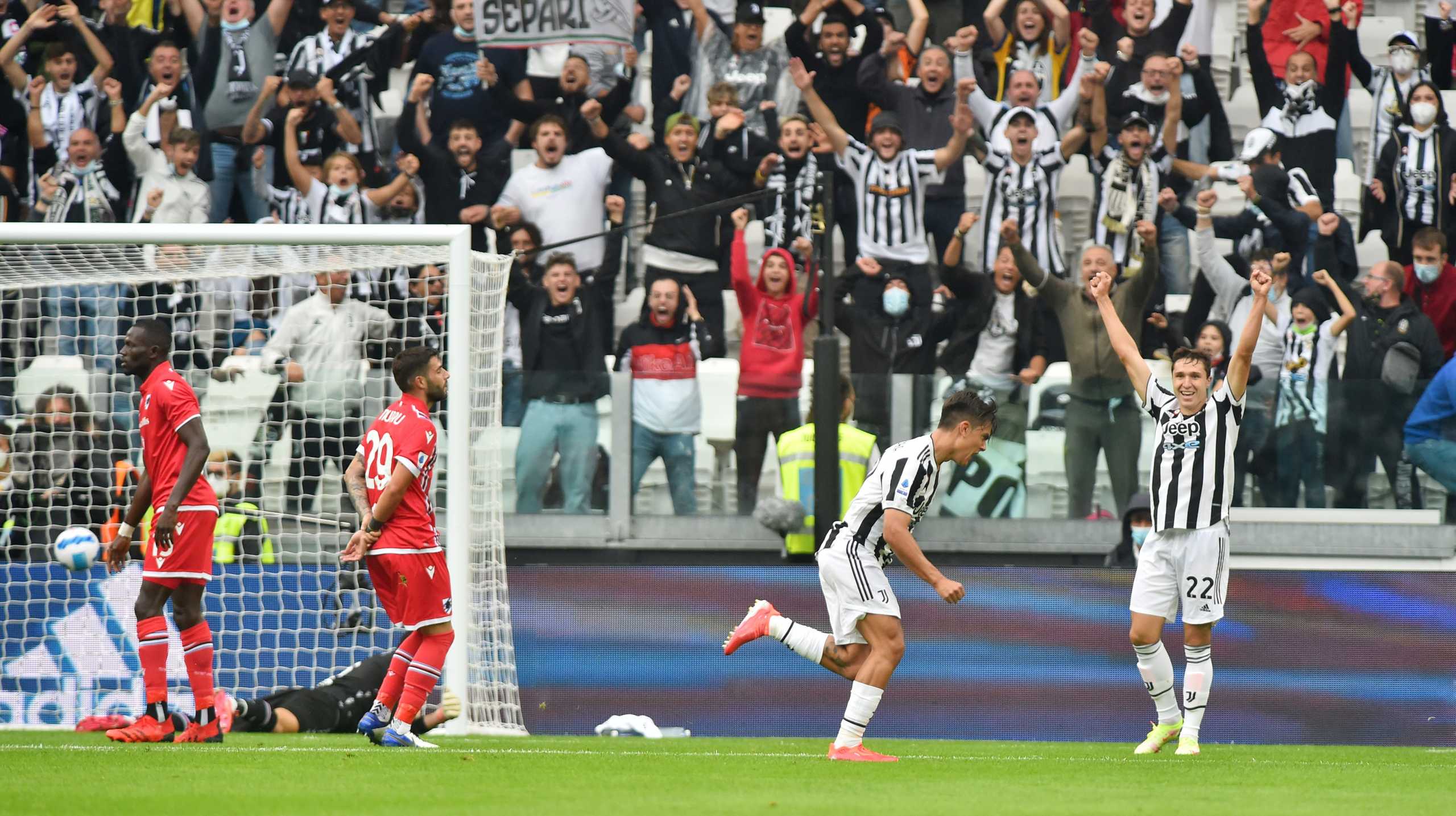 Soccer Football - Serie A - Juventus v Sampdoria - Allianz Stadium, Turin, Italy - September 26, 2021  Juventus' Paulo Dybala celebrates scoring their first goal with Federico Chiesa REUTERS