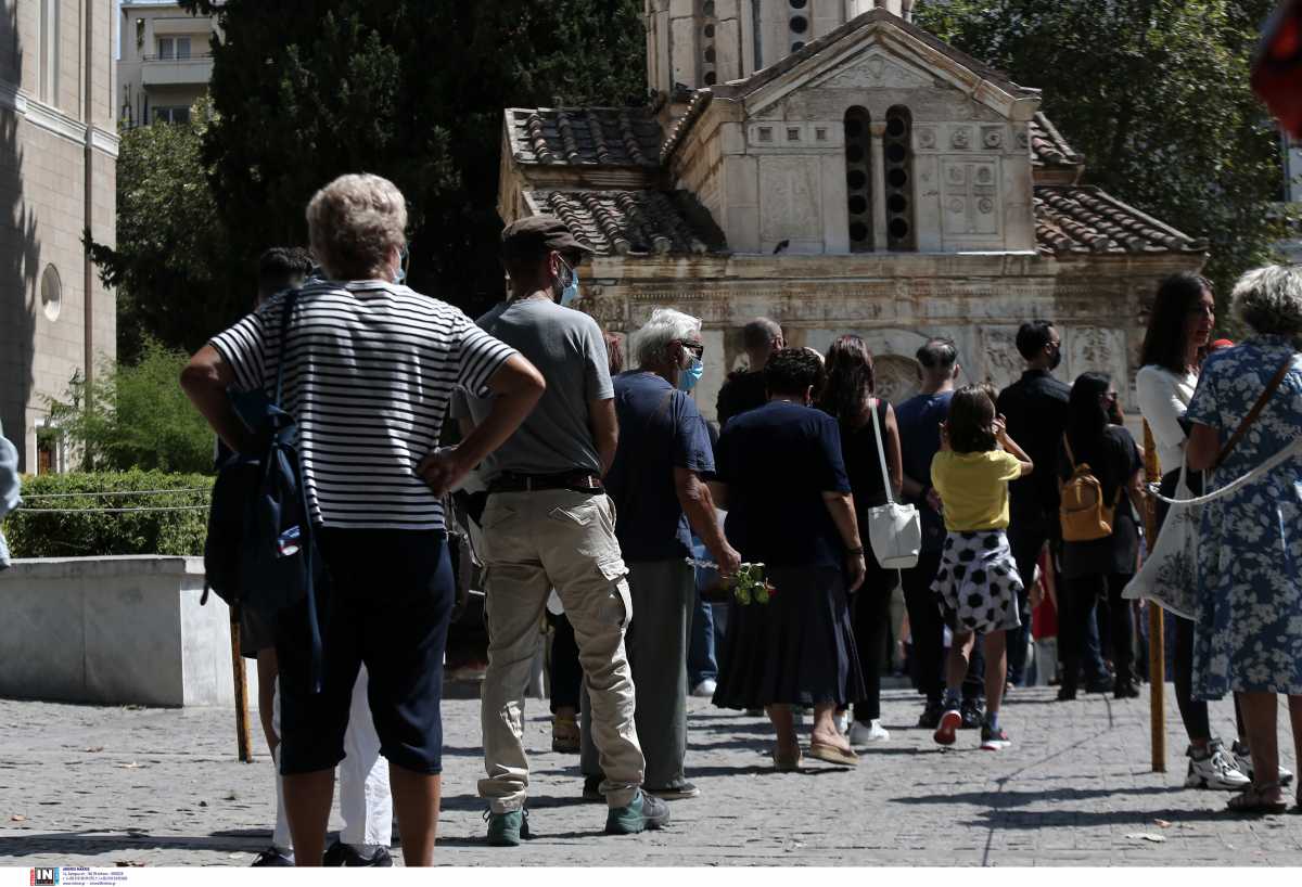 Μίκης Θεοδωράκης: Μέχρι τις 2 το λαϊκό προσκύνημα – Αύριο η κηδεία στα Χανιά