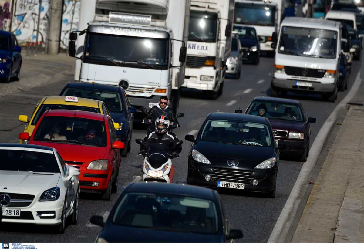 Χαϊδάρι: Διακοπή κυκλοφορίας στη Λεωφόρο Αθηνών στο ρεύμα προς Κόρινθο
