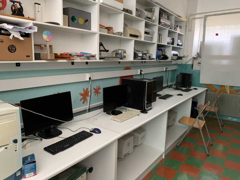 Με ηλεκτρονικούς υπολογιστές εξοπλίστηκαν σχολεία της Λέρου – Οι ευχαριστίες του δημάρχου