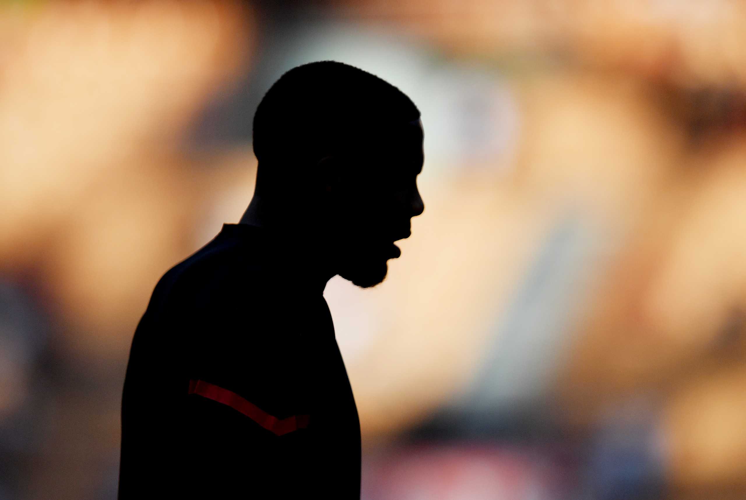 Soccer Football - Serie A - AC Milan v Lazio - San Siro, Milan, Italy - September 12, 2021 AC Milan's Mike Maignan during the warm up before the match REUTERS