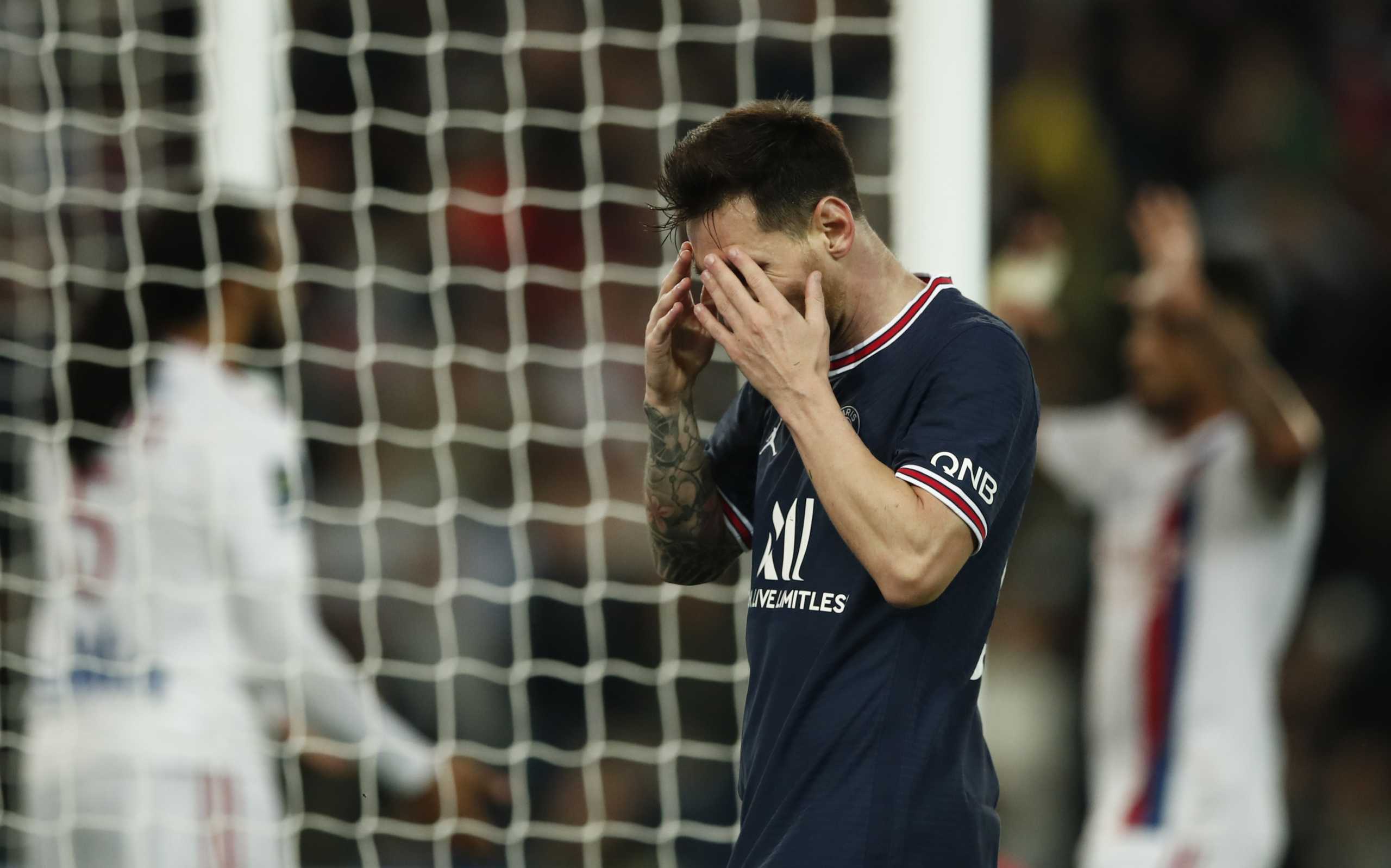 Soccer Football - Ligue 1 - Paris St Germain v Olympique Lyonnais - Parc des Princes, Paris, France - September 19, 2021 Paris St Germain's Lionel Messi reacts REUTERS