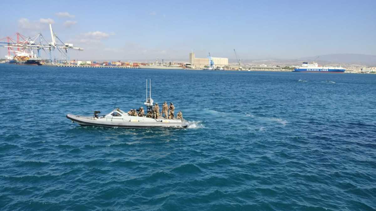 Navy Seals και Κύπριοι «βατραχάνθρωποι» έδειξαν την ισχύ τους