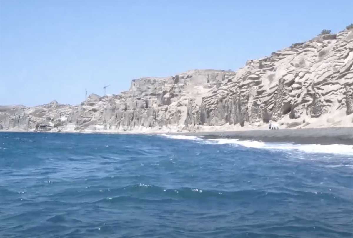 Εξωγήινο τοπίο στην Ελλάδα: Η παραλία με τα ηφαιστειακά βράχια