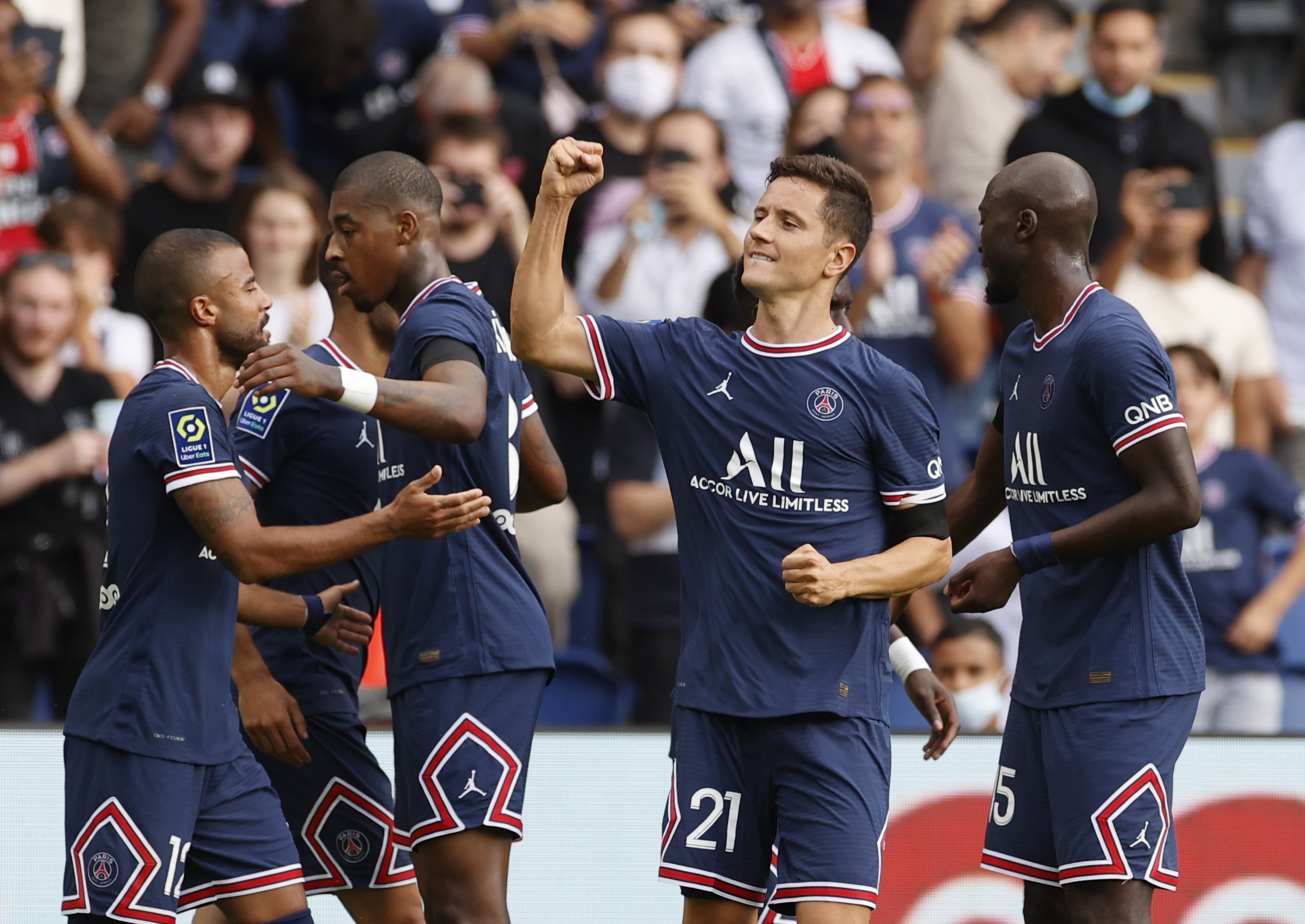 Soccer Football - Ligue 1 - Paris St Germain v Clermont - Parc des Princes, Paris, France - September 11, 2021 Paris St Germain's Ander Herrera celebrates scoring their second goal with teammates REUTERS