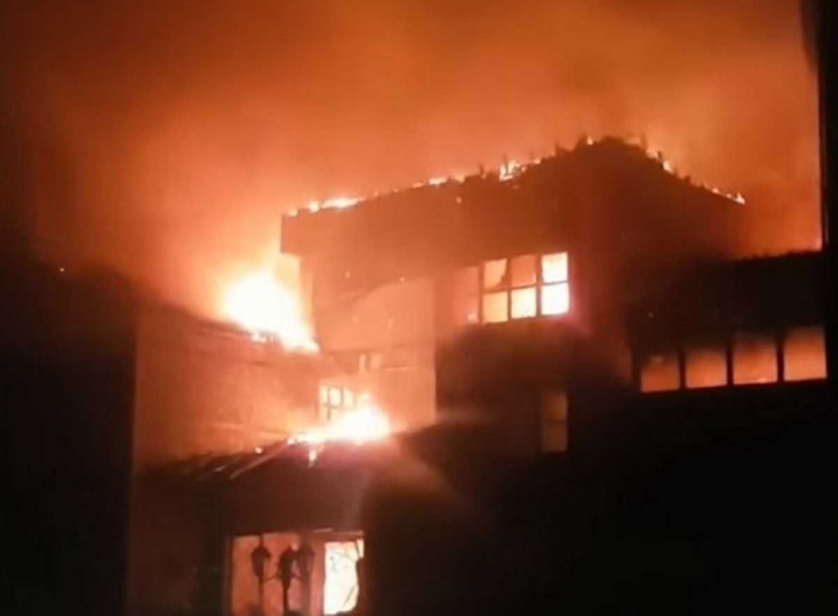 Πέλλα: Φωτιά κατέστρεψε ξενοδοχείο λίγο πριν τα εγκαίνια – Αποπνικτική η ατμόσφαιρα στην Έδεσσα