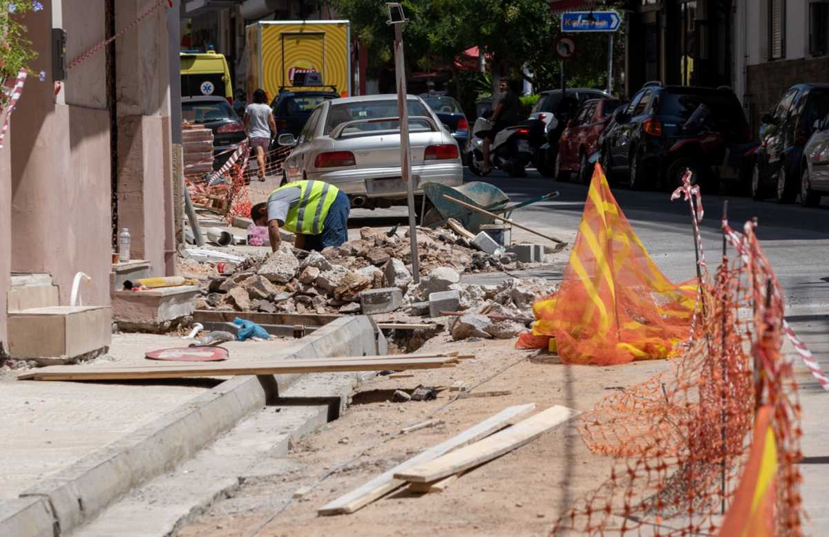 Δήμος Αθηναίων: Φτιάχνονται 410 νέα πεζοδρόμια στις γειτονιές – Δείτε φωτογραφίες