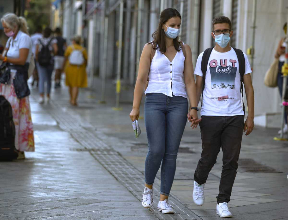 Κορονοϊός: Αθήνα και Θεσσαλονίκη ψηλά σε νέα κρούσματα – Ανησυχία για Λάρισα, Πέλλα και Ημαθία