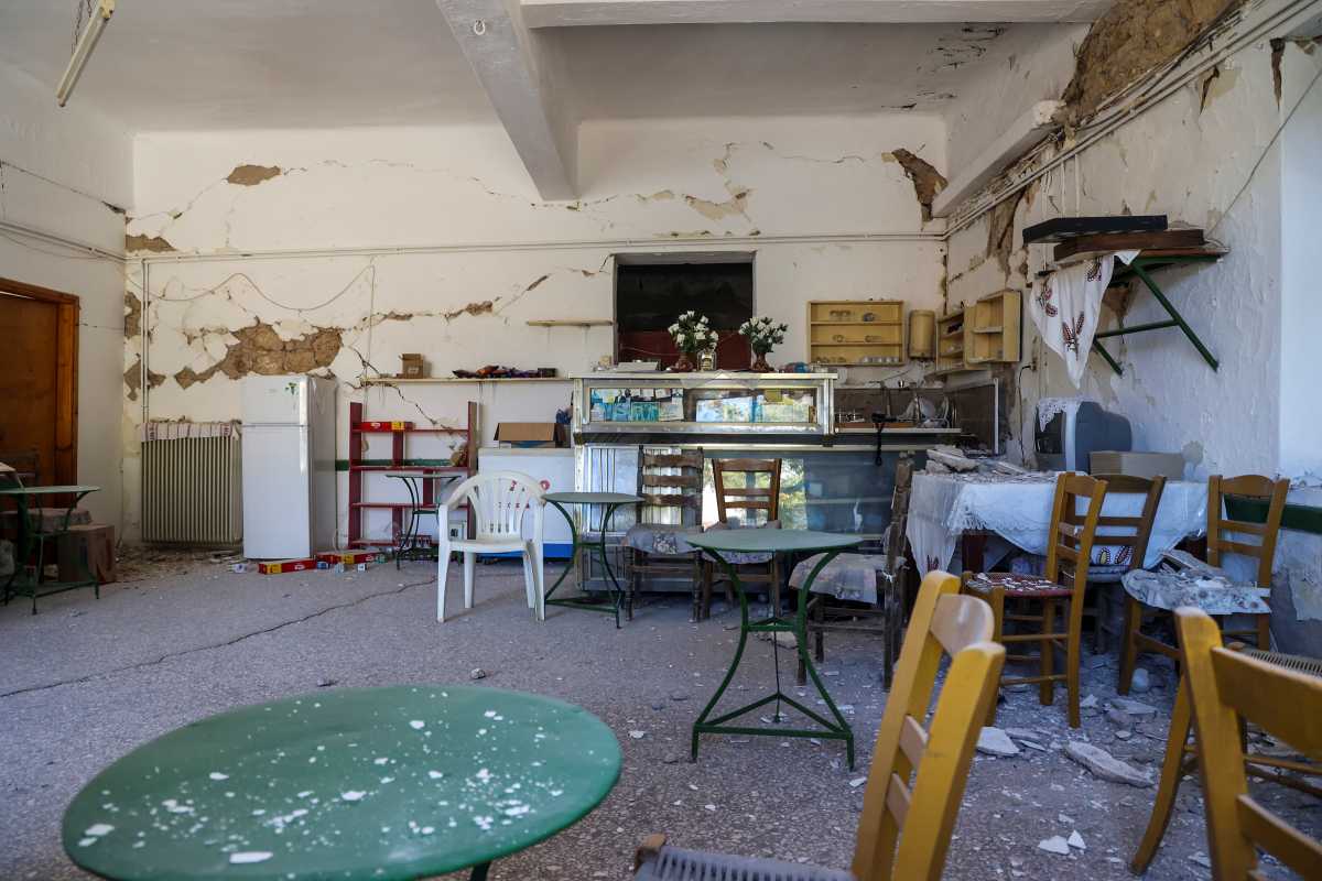 Σεισμός στην Κρήτη: Νέες καταρρεύσεις κτιρίων στο Αρκαλοχώρι μετά τον μετασεισμό των 5,3R