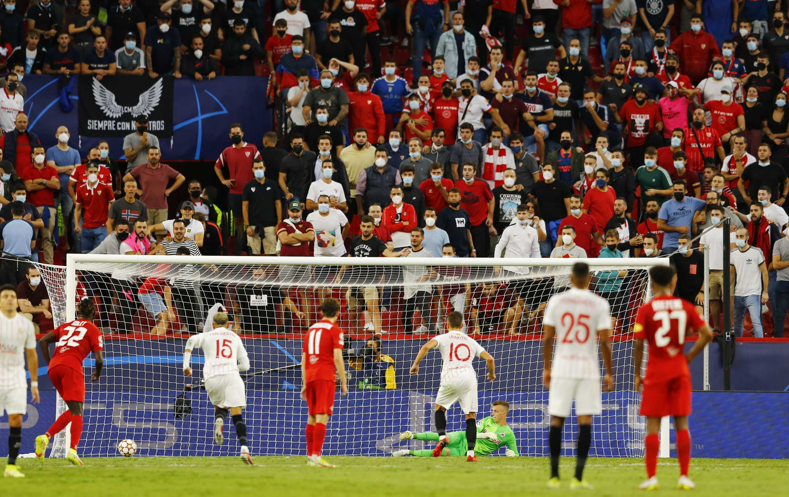 Champions League, Sevilla – Salzburg: History made with four penalties in the first half