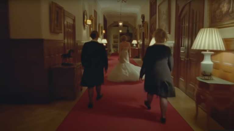 Πριγκίπισσα Νταϊάνα – Κρίστεν Στιούαρτ: Η ιστορία πίσω από το εμβληματικό φόρεμα της ταινίας