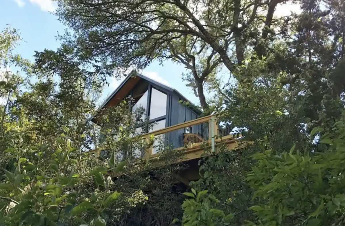 15 πανέμορφα ξύλινα σπίτια που μπορείτε να νοικιάσετε μέσω Airbnb