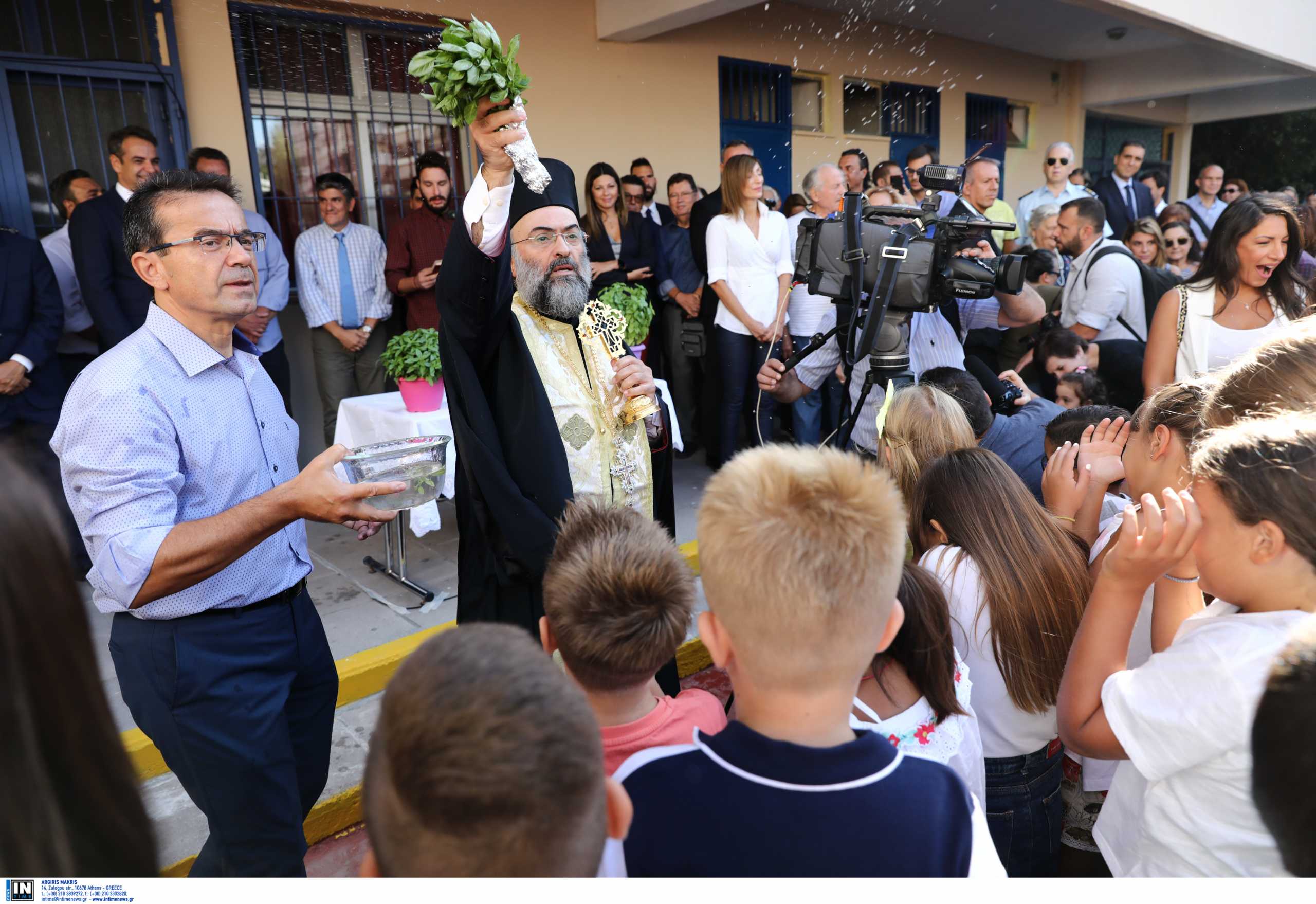 Γιάννης Οικονόμου: Υποχρεωτικότητα εμβολιασμού σε ιερείς και εκπαιδευτικούς αν χρειαστεί – Και παιδίατροι στο εμβολιαστικό πρόγραμμα