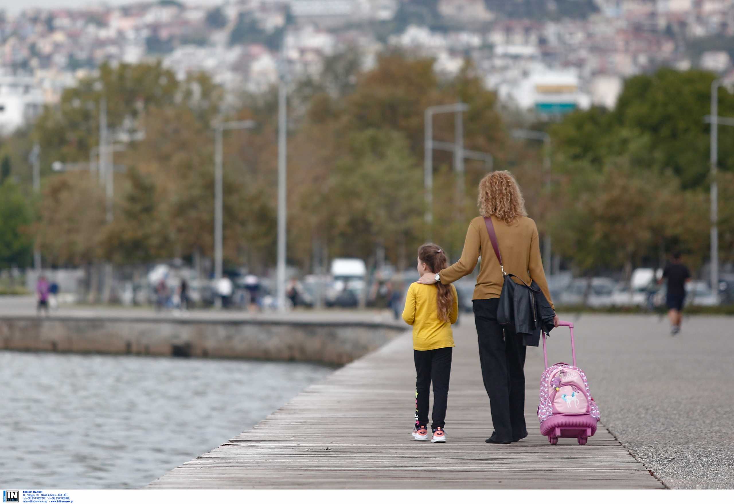 Κορονοϊός: Αγωνία για το ιικό φορτίο στη Βόρεια Ελλάδα – Δράμα, Καστοριά και Ξάνθη «φλερτάρουν» με lockdown