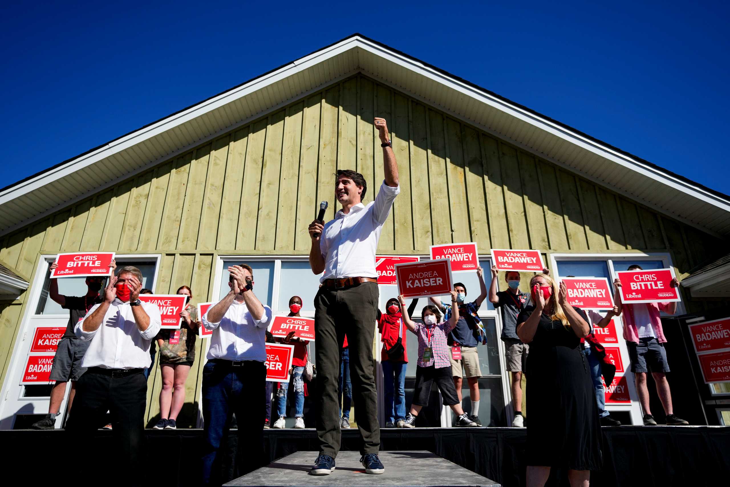 Canada's Liberal Prime Minister Justin Trudeau speaks at an election campaign stop on the last campaign day before the election, in Niagara Falls, Ontario, Canada September 19, 2021. REUTERS