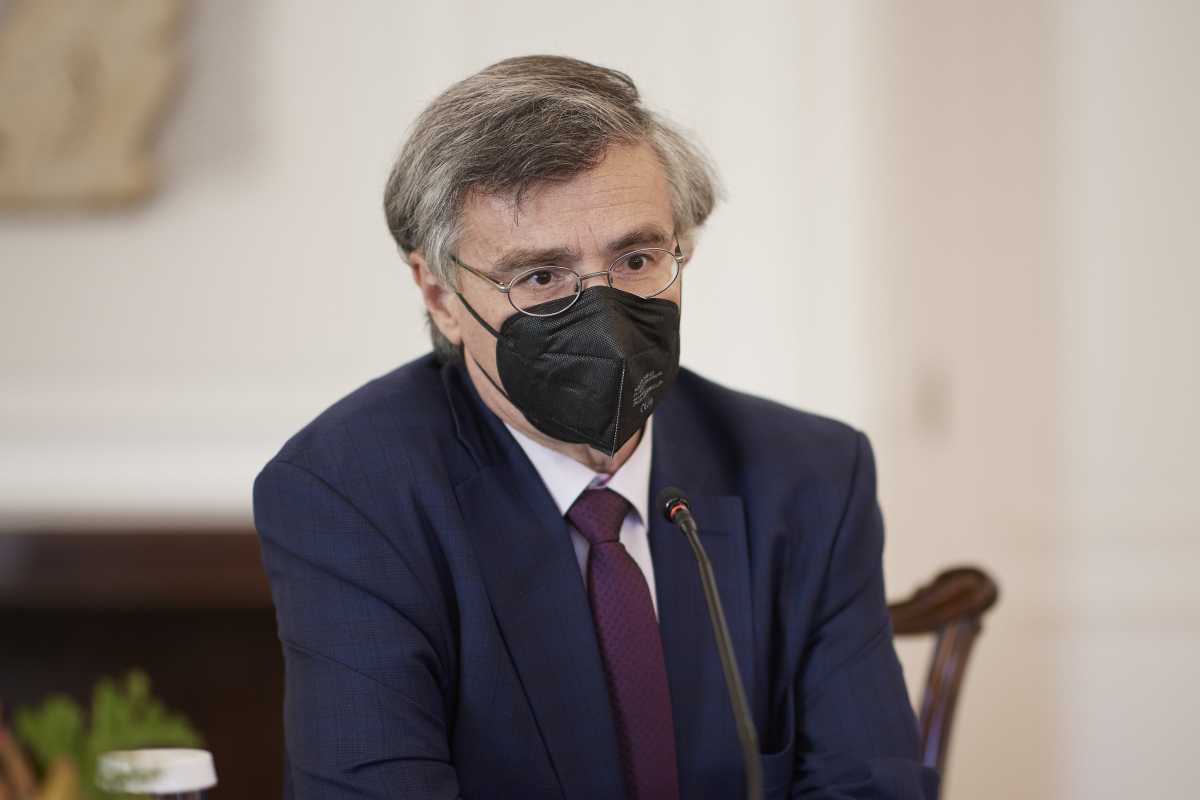 Σωτήρης Τσιόδρας: Επικεφαλής επιτροπής της Ιατρικής Σχολής Αθηνών για την πανδημία