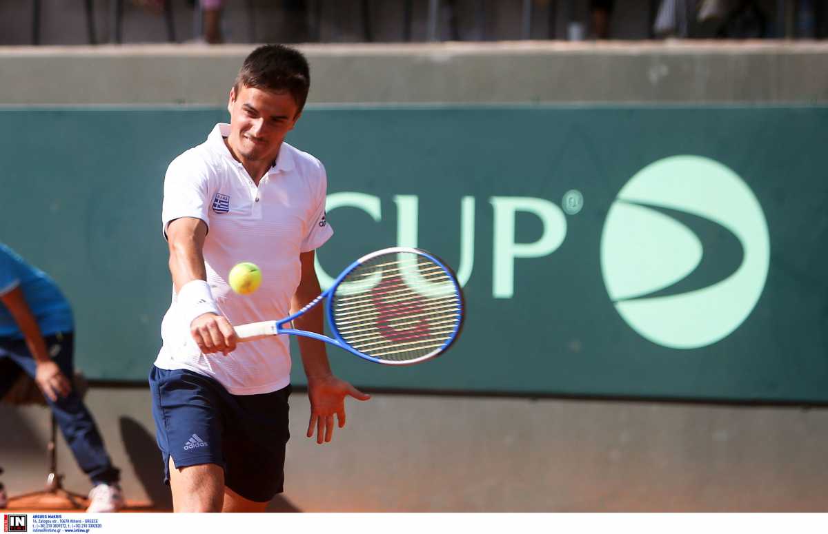 Davis Cup: Ηττήθηκε εύκολα ο Πέτρος Τσιτσιπάς