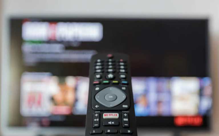 Οδηγός TVs 3+1 τηλεοράσεις για κινηματογραφικές προβολές